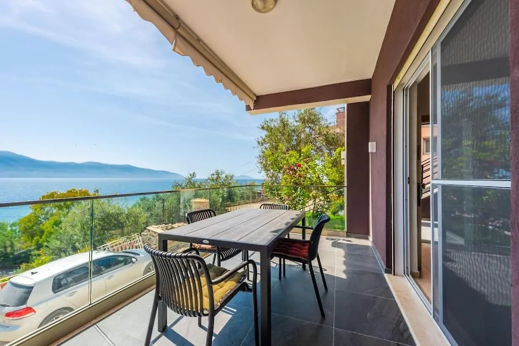 Exclusive Seafront Apartments Apartment 3 Vlorë