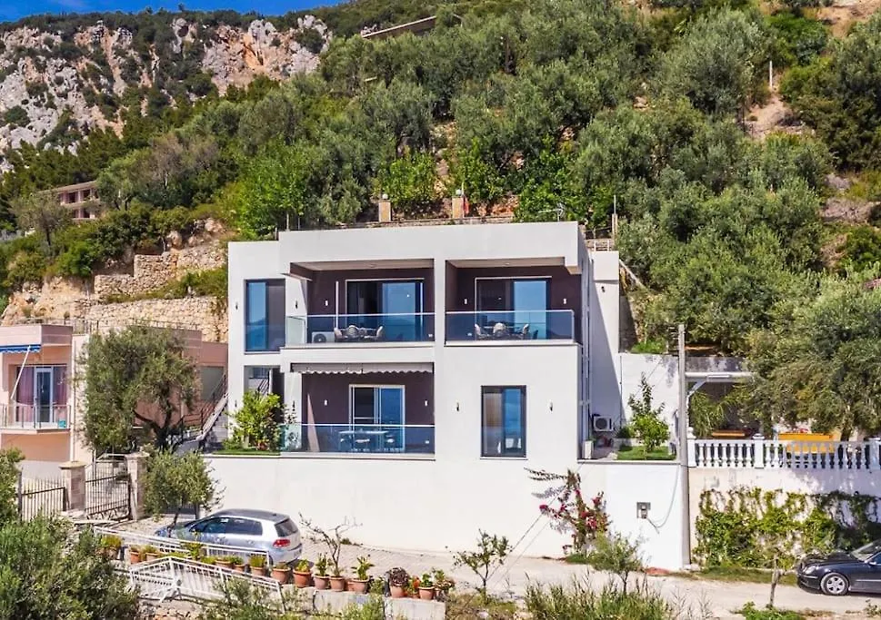 Exclusive Seafront Apartments Apartment 3 Vlorë 0*,