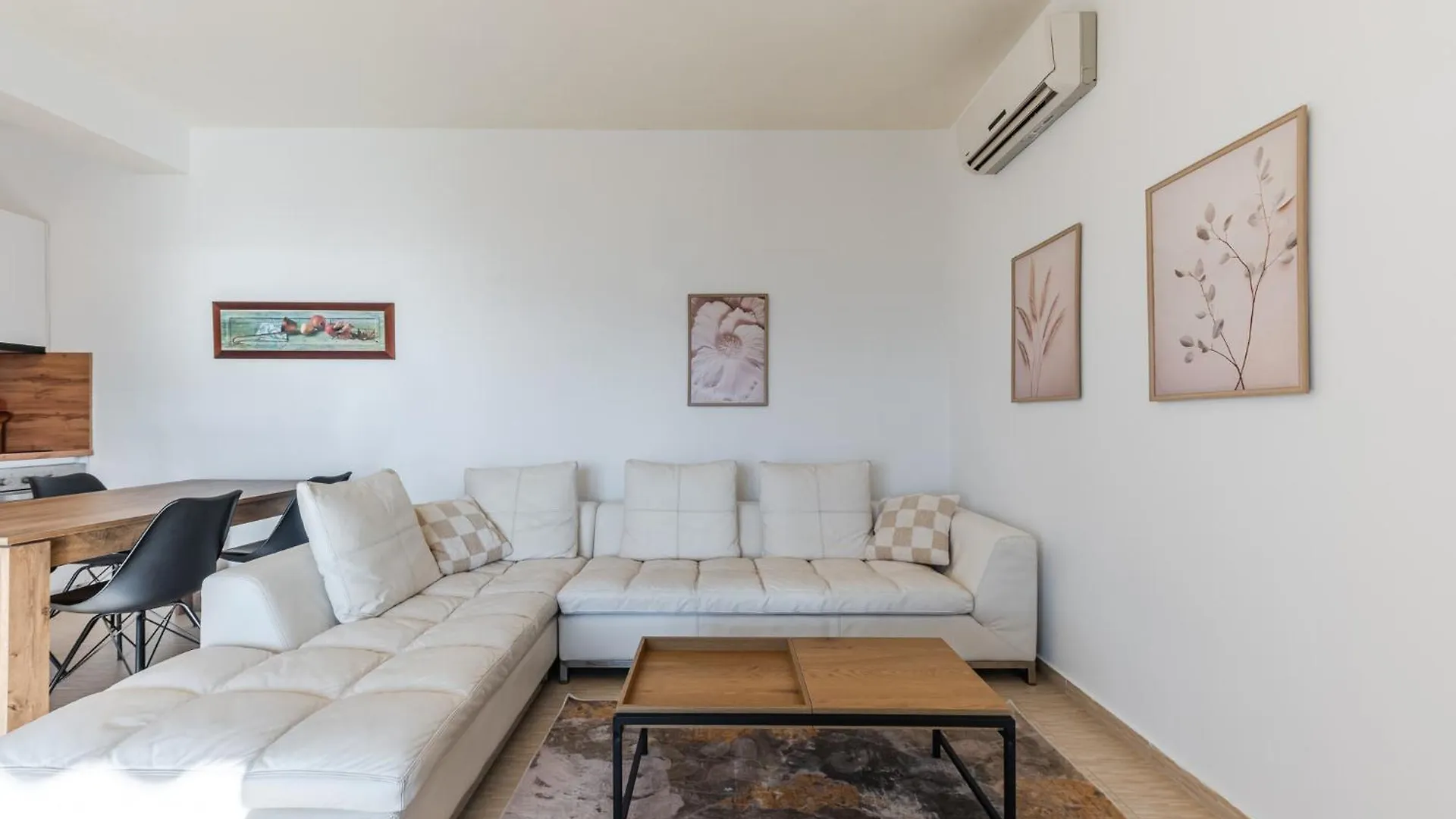 Exclusive Seafront Apartments Apartment 3 Vlorë Albanien